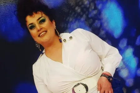 "Bığ estafeti keçirsinlər" - ELZA SEYİDCAHAN