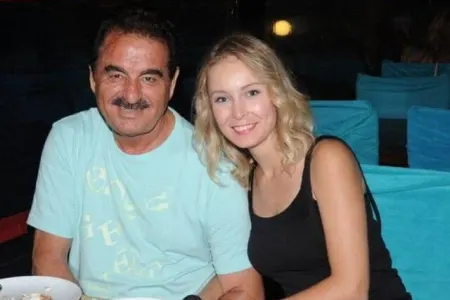 Ayşegül Yıldız İbrahim Tatlısəsi - HEÇ VAXT SEVMƏYİB