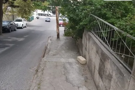 Bakının bu küçəsində piyadaların həyatı risk altındadır - FOTO - VİDEO