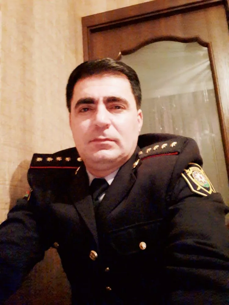 Hədə-qorxu ilə pul tələb edən "polis" tutuldu - VİDEO - Fotolar
