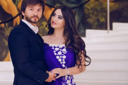 Ayselin Oqtayı maşınını cərimə meydançasından - ÇIXARA BİLMİR - FOTO