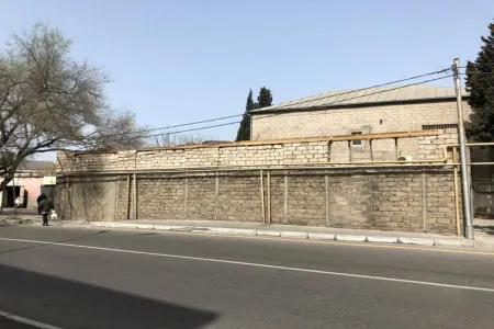 Bakıdakı qanunsuz tikintinin qarşısı alındı - VİDEO