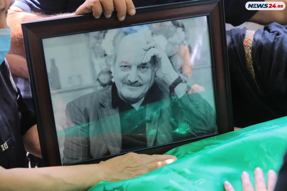 Ramiz Əzizbəyli son mənzilə alqışlarla YOLA SALINDI - VİDEO