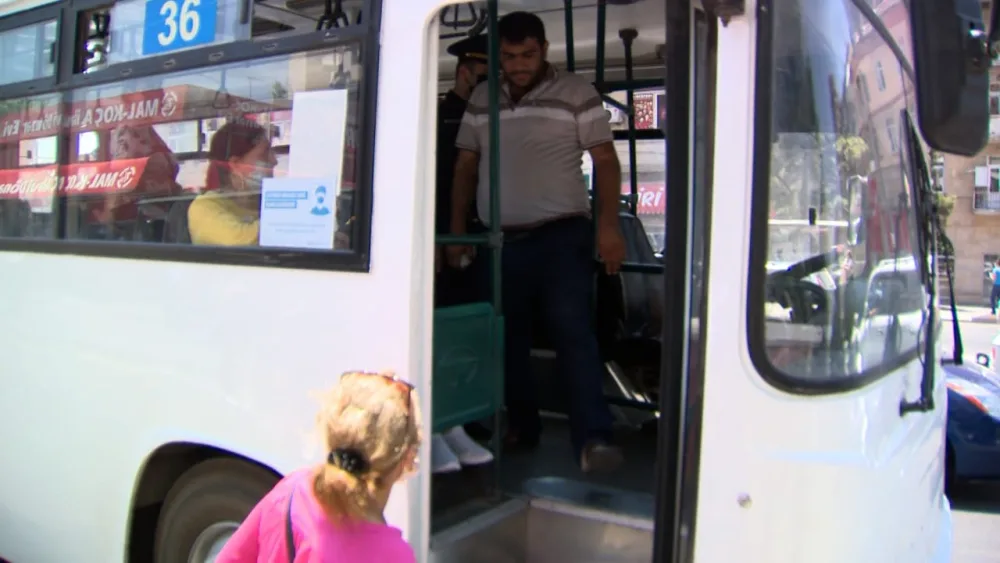 DİN taksi və avtobuslarda maska taxmayanlarla bağlı tədbirlər gördü - Video