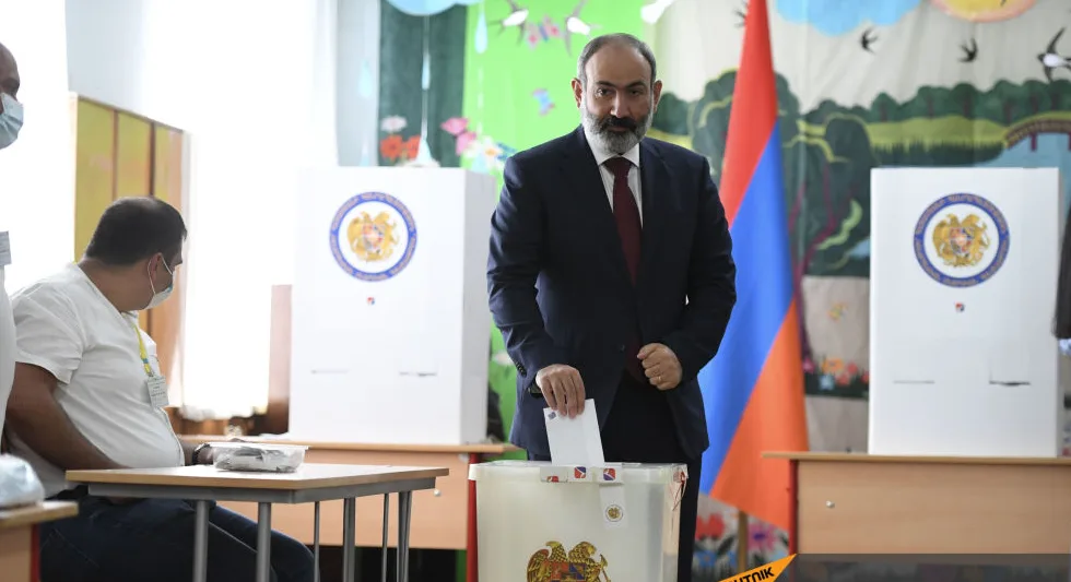 Paşinyan və Koçaryan da səs verdi - Foto/Video