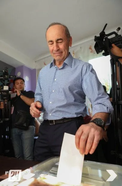 Paşinyan və Koçaryan da səs verdi - Foto/Video