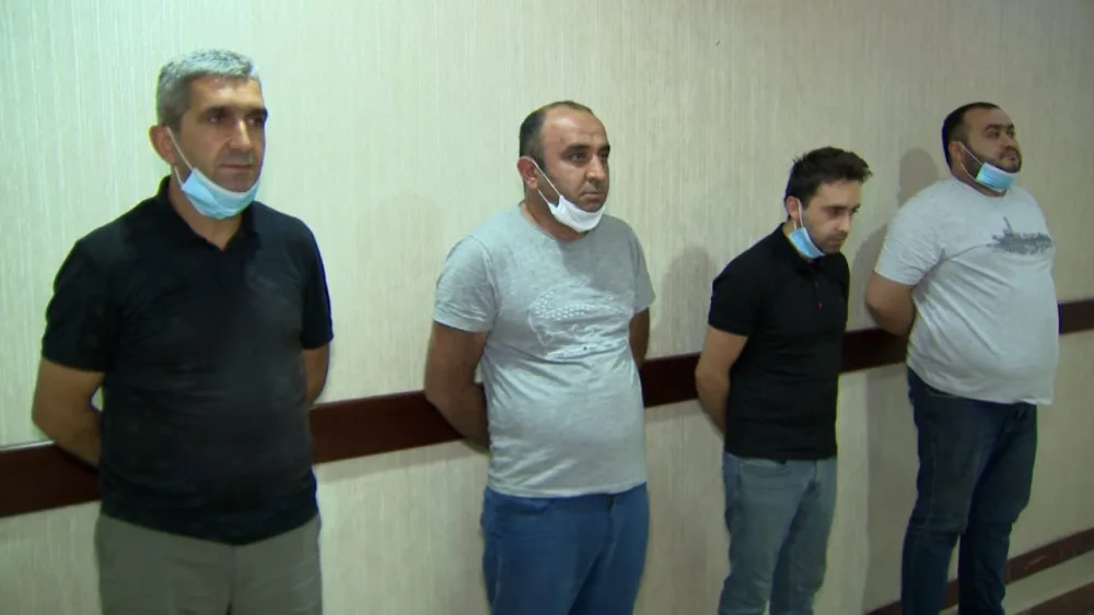 Saxta spirtli içkilər hazırlayıb satan şəbəkəyə qarşı əməliyyat keçirildi - VİDEO