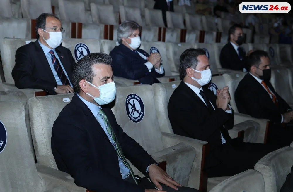 “BİZ” tarixi-sənədli filminin təqdimatı keçirildi - FOTOLAR