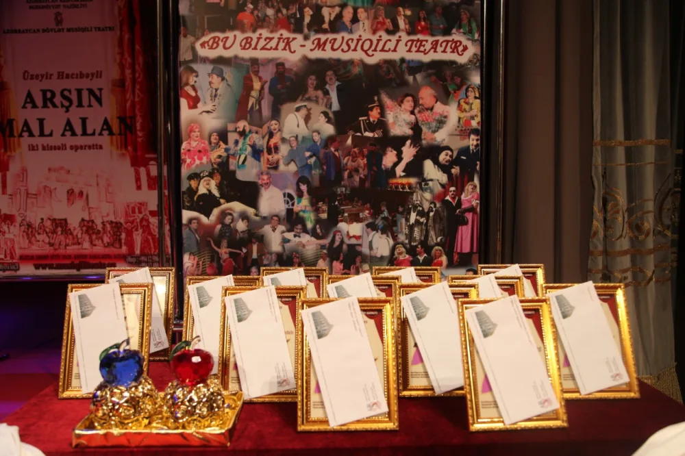 Musiqili Teatrda mükafatlandırma mərasimi keçirildi - FOTOLAR