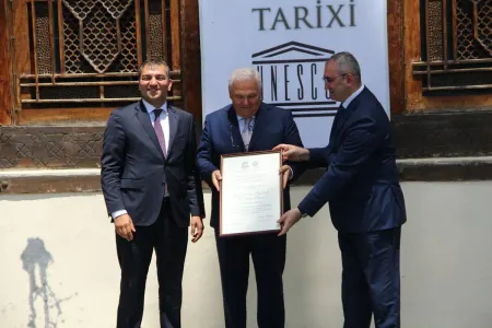 Şəkiyə UNESKO-nun Ümumdünya İrs Siyahısına daxilolma sertifikatı təqdim olundu - Fotolar