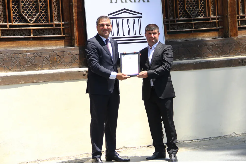 Şəkiyə UNESKO-nun Ümumdünya İrs Siyahısına daxilolma sertifikatı təqdim olundu - Fotolar