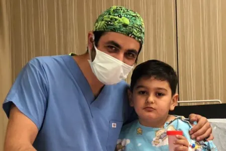 Bakıda bir il boyunca astmadan müalicə alan uşaqdan oyuncaq təkəri çıxdı - Video