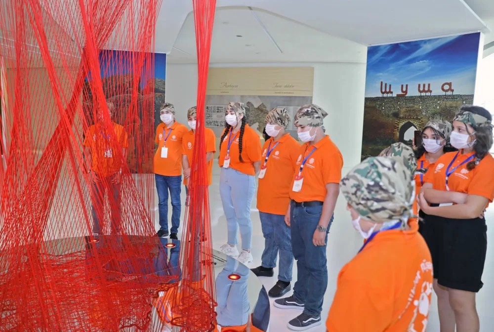 “Qaliblər düşərgəsi" davam edir - Fotolar