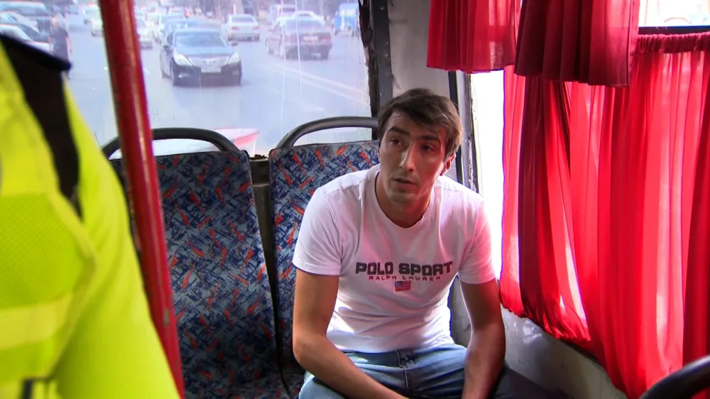 Avtobus və taksilərdə maska taxmayan şəxslərə qarşı reyd keçirildi - Foto/Video