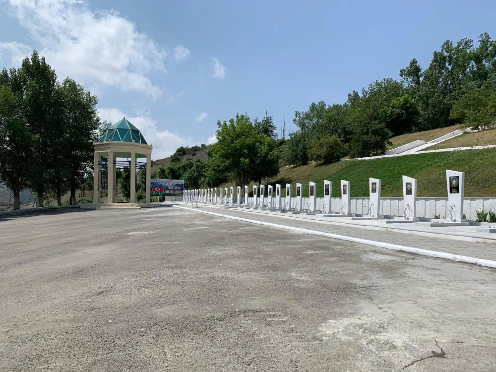 İlham Əliyev Daşkəsəndə Şəhidlər xiyabanını ziyarət etdi- - FOTO