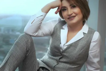 Fədayə Laçın Azərbaycana qayıdan kimi görün kimin məzarını ziyarət etdi - FOTOLAR