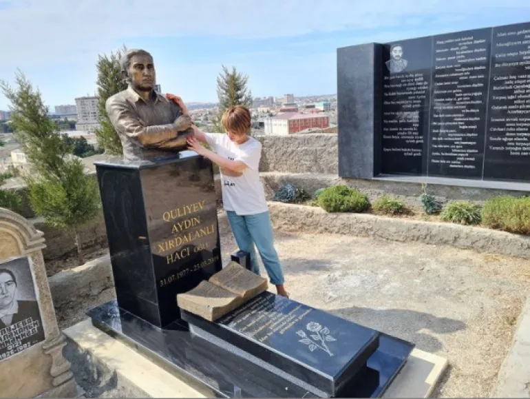 Fədayə Laçın Azərbaycana qayıdan kimi görün kimin məzarını ziyarət etdi - FOTOLAR