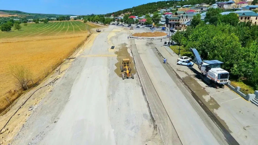 Şamaxının yol infrastrukturu müasir səviyyədə yenidən qurulur - FOTOLAR