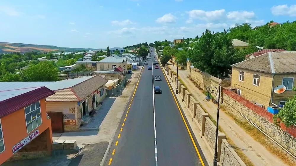 Şamaxının yol infrastrukturu müasir səviyyədə yenidən qurulur - FOTOLAR