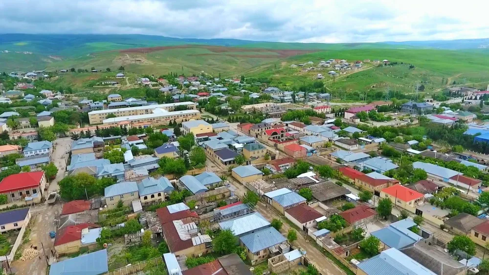 Şamaxının yol infrastrukturu müasir səviyyədə yenidən qurulur - FOTOLAR