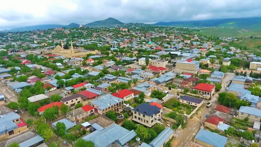 Şamaxının yol infrastrukturu müasir səviyyədə yenidən qurulur - FOTOLAR