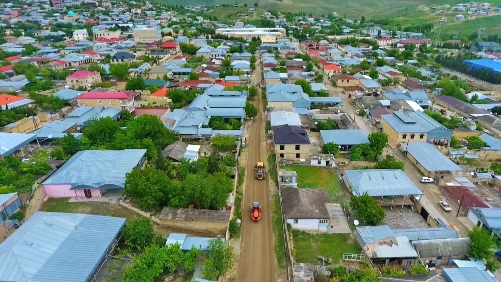 Şamaxının yol infrastrukturu müasir səviyyədə yenidən qurulur - FOTOLAR
