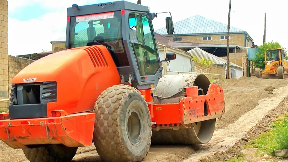 Şamaxının yol infrastrukturu müasir səviyyədə yenidən qurulur - FOTOLAR