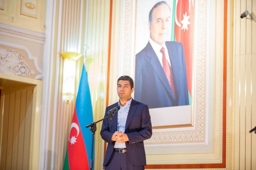 "ASAN Könüllüləri" Təşkilatı "Nizami dünyası" kompozisiyasını təqdim edib - FOTOLAR