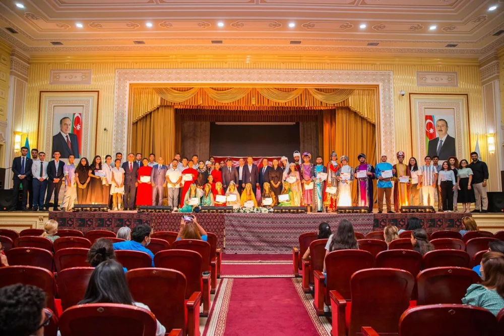 "ASAN Könüllüləri" Təşkilatı "Nizami dünyası" kompozisiyasını təqdim edib - FOTOLAR