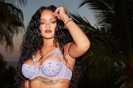 Rihanna milyarder elan edildi