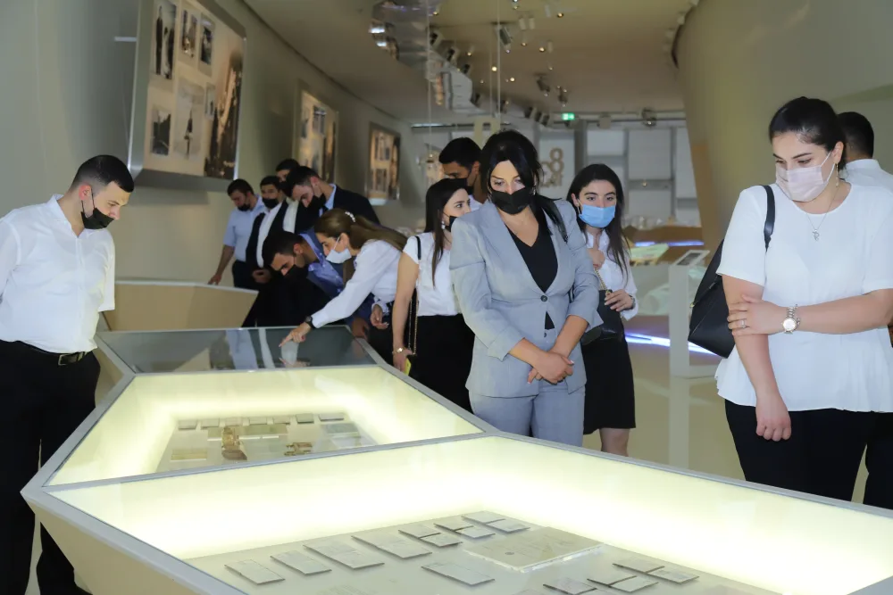 Baş Prokurorluğun əməkdaşları “Nizaminin süjet və obrazları” adlı sərgidə oldu - Foto/Video