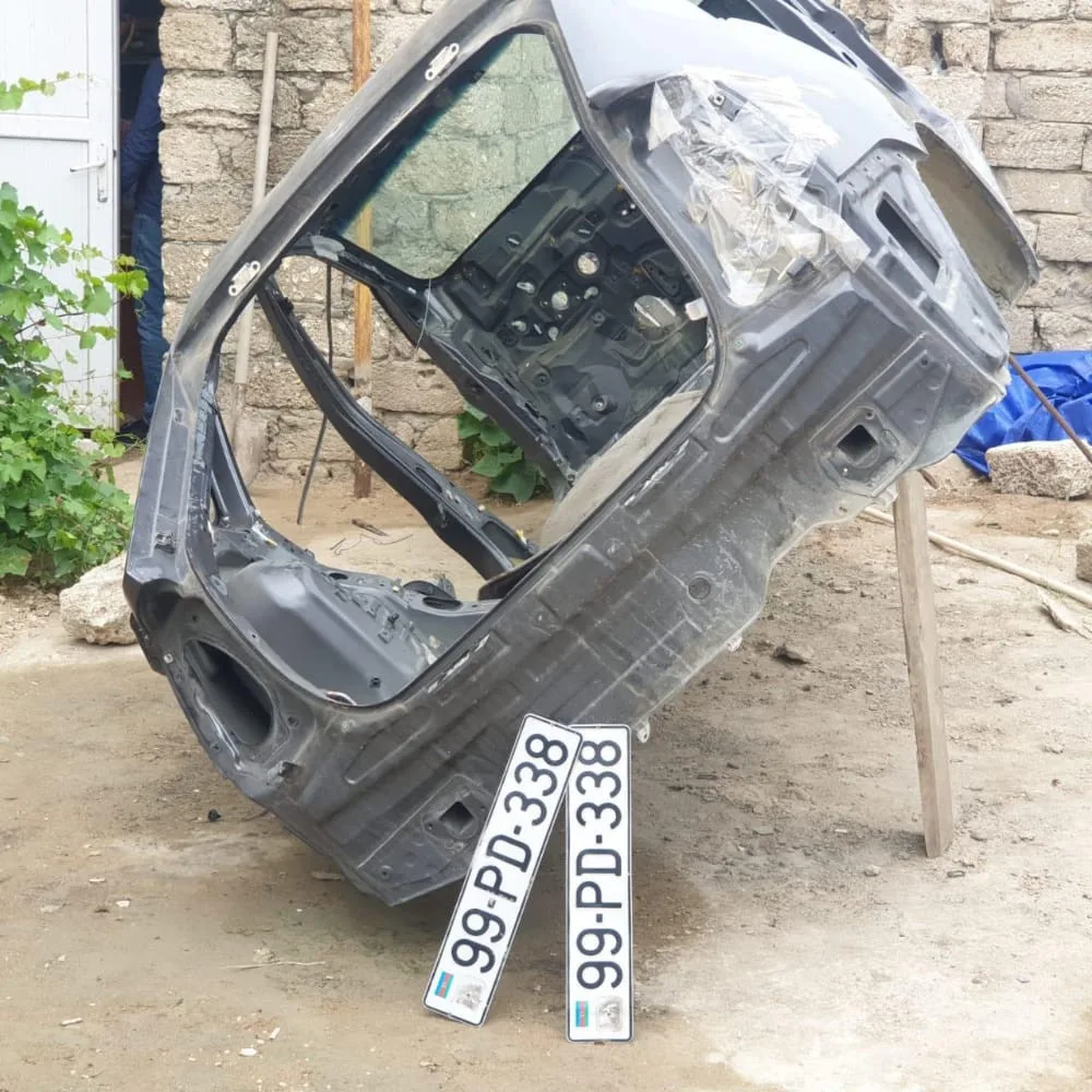 Oğurluq etdiyi maşını parçalayıb satdılar - Video