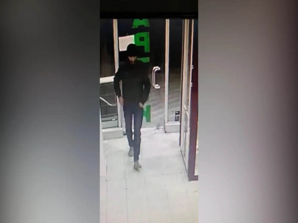 Xanım satıcıya qarşı quldurluq edən şəxs saxlanıldı - Video