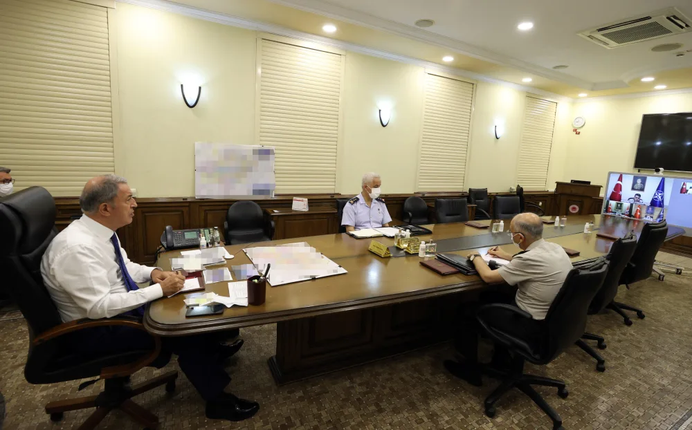 Hulusi Akar Əfqanıstandakı vəziyyətlə bağlı müşavirə keçirdi