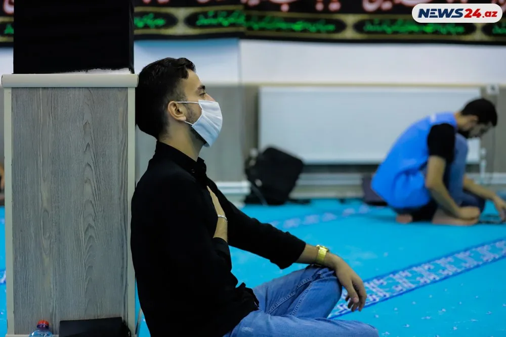 COVID pasportuna görə qapıda qalan Aşura iştirakçıları - Fotolar/Video