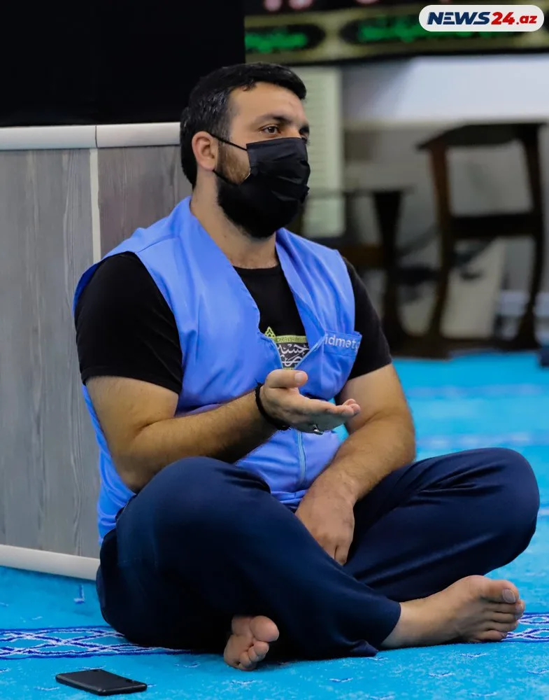 COVID pasportuna görə qapıda qalan Aşura iştirakçıları - Fotolar/Video