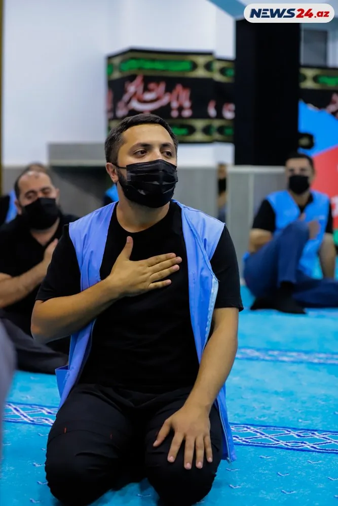 COVID pasportuna görə qapıda qalan Aşura iştirakçıları - Fotolar/Video