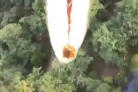Lerikdəki meşə yanğını belə söndürülür - Video