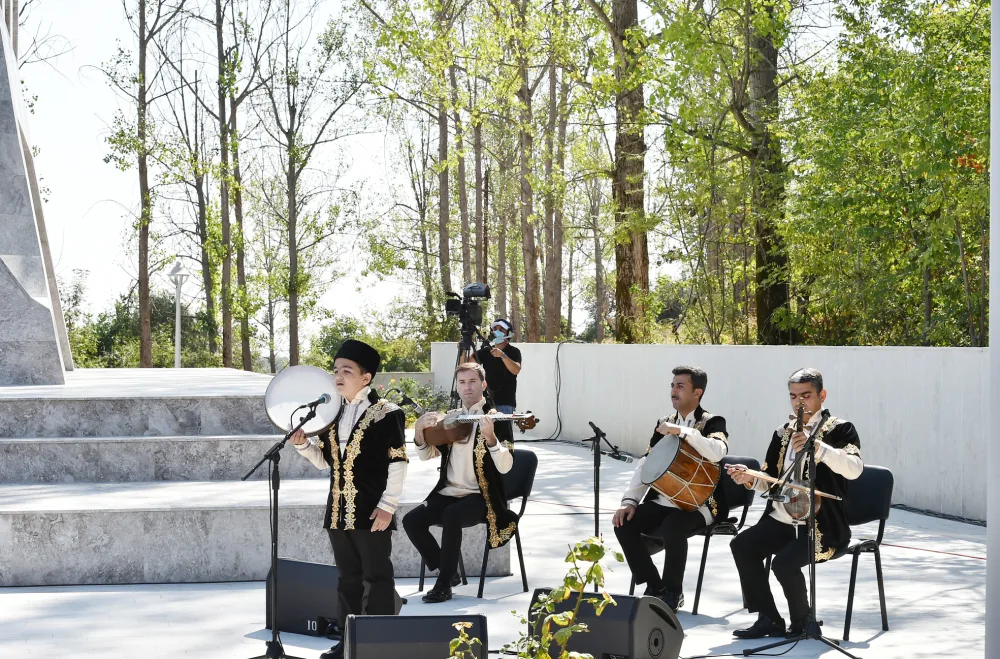 Prezidentlə xanımı Şuşada Vaqif Poeziya Günlərinin açılışında - VİDEO - YENİLƏNDİ