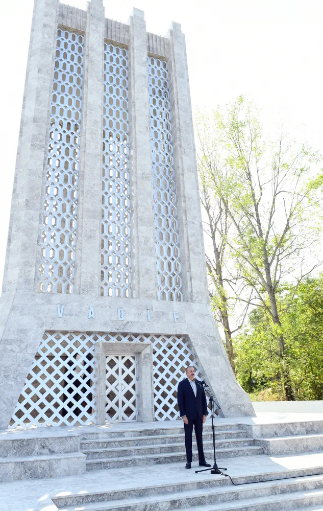 Prezidentlə xanımı Şuşada Vaqif Poeziya Günlərinin açılışında - VİDEO - YENİLƏNDİ