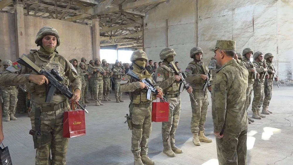Əlahiddə Ümumqoşun Ordunun xüsusi təyinatlı bölmələrində taktiki-xüsusi təlim keçirilib - Video/Foto