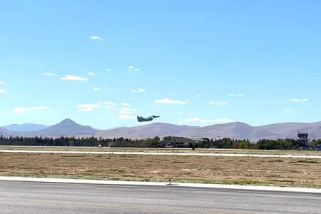 Azərbaycanlı və türkiyəli pilotlar təlimdə - Foto