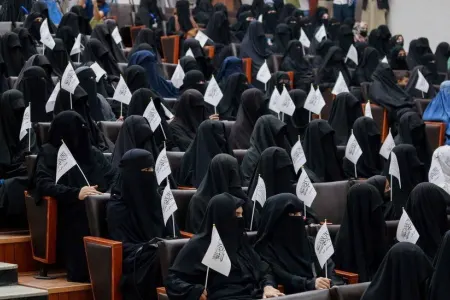 "Taliban" ölkədə qadın tələbələr üçün yeni qaydaları açıqladı