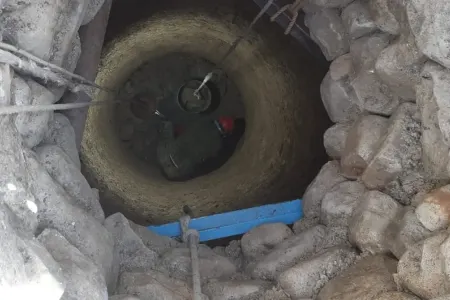 Su quyusuna düşən 58 yaşlı kişi xilas edildi - VİDEO
