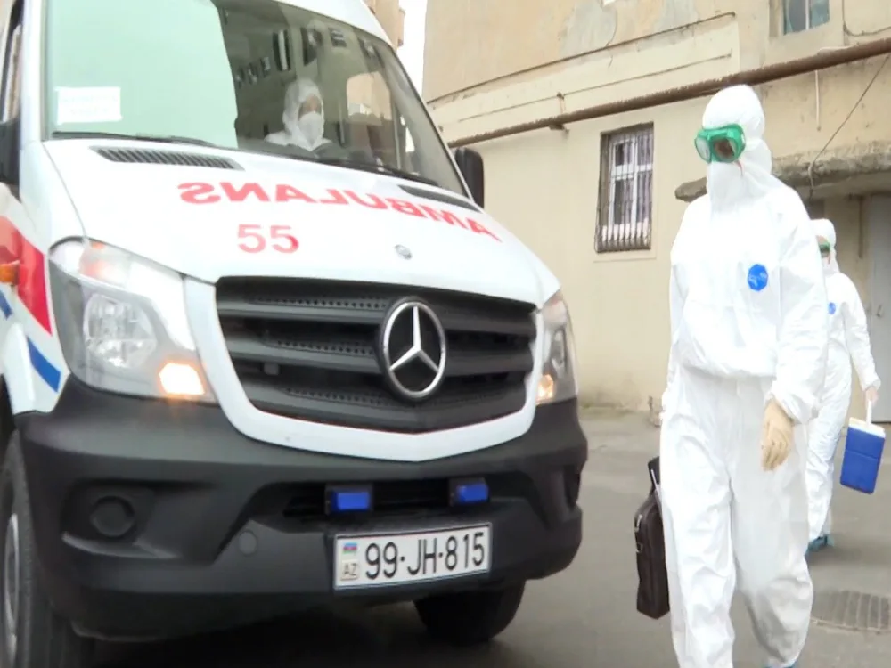 Bakıda yaşayış yerini tərk edən üç COVID-19 xəstəsi saxlanıldı - Video