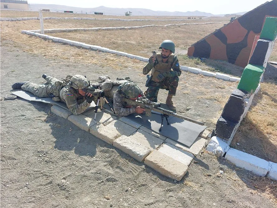 Xüsusi təyinatlılar birgə təlimdə müxtəlif silahlardan atəş açdı - Video