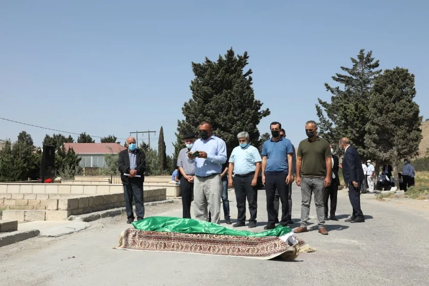 Əməkdar artist Yaqub Zurufçu dəfn edildi - FOTOLAR - VİDEO - YENİLƏNİB