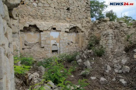 Üzeyir Hacıbəylinin dağılmış evindən - VİDEOREPORTAJ - Fotolar __NEWL____NEWL__