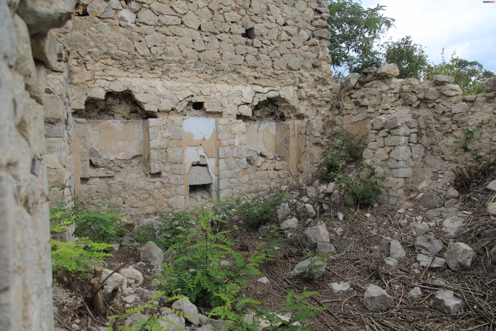 Üzeyir Hacıbəylinin dağılmış evindən - VİDEOREPORTAJ - Fotolar __NEWL____NEWL__