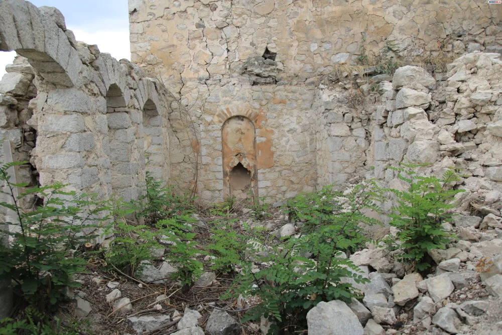 Üzeyir Hacıbəylinin dağılmış evindən - VİDEOREPORTAJ - Fotolar __NEWL____NEWL__